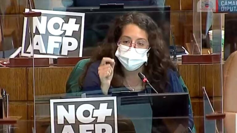 Diputada Yeomans pidió disculpas por su 