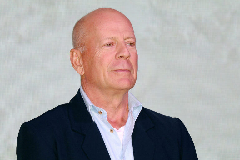Esposa de Bruce Willis pide que dejen de gritarle 