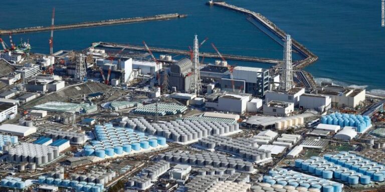Japón aprueba la liberación de 1,4 millones de litros de agua residual radioactiva en el océano Pacífico