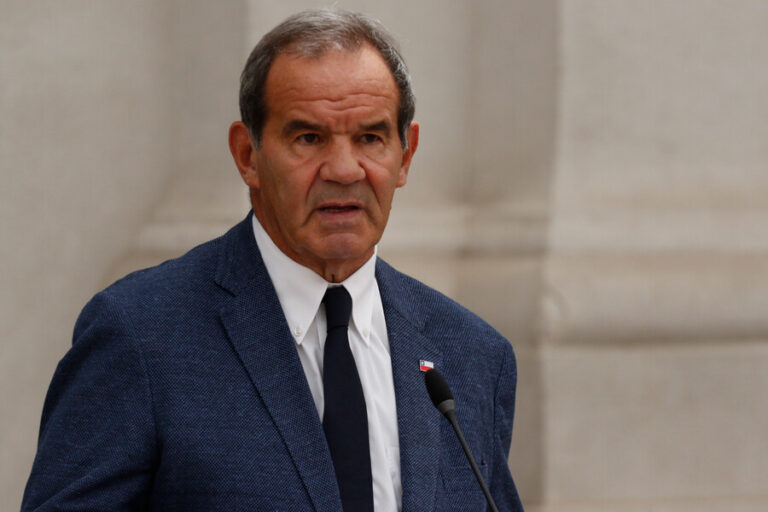 Allamand y acusación por eventual abandono de deberes en crisis migratoria: 