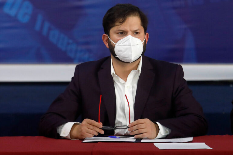 Presidente Boric dice que el Gobierno impulsará un nuevo proceso constituyente en caso de que gane el Rechazo