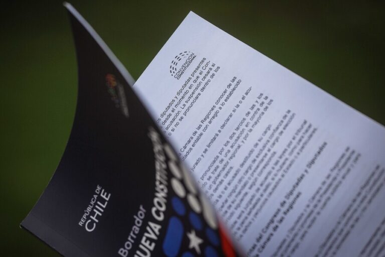 Pulso Ciudadano: El Rechazo se distancia del Apruebo y un 46,3% de los encuestados elegiría esa opción en el plebiscito de salida