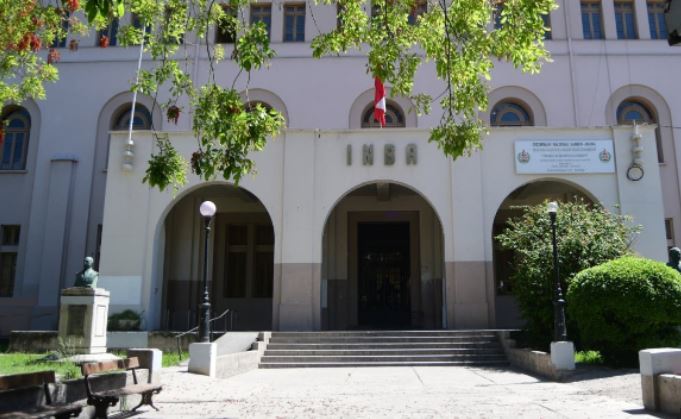 El INBA determinó cerrar el establecimiento y volver a clases online por episodios de violencia