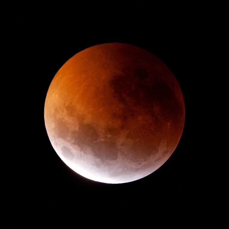 Eclipse lunar total en Chile: Experta de la NASA entrega detalles sobre este imperdible fenómeno