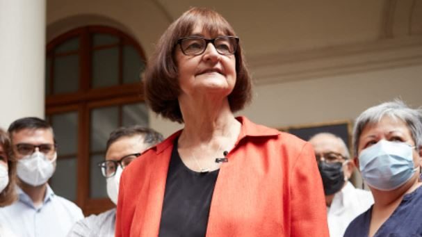 Rosa Devés, la primera rectora de la Universidad de Chile en 179 años de historia