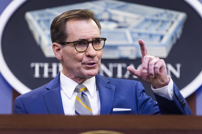 Estados Unidos no descarta facilitar cohetes de largo alcance para Ucrania