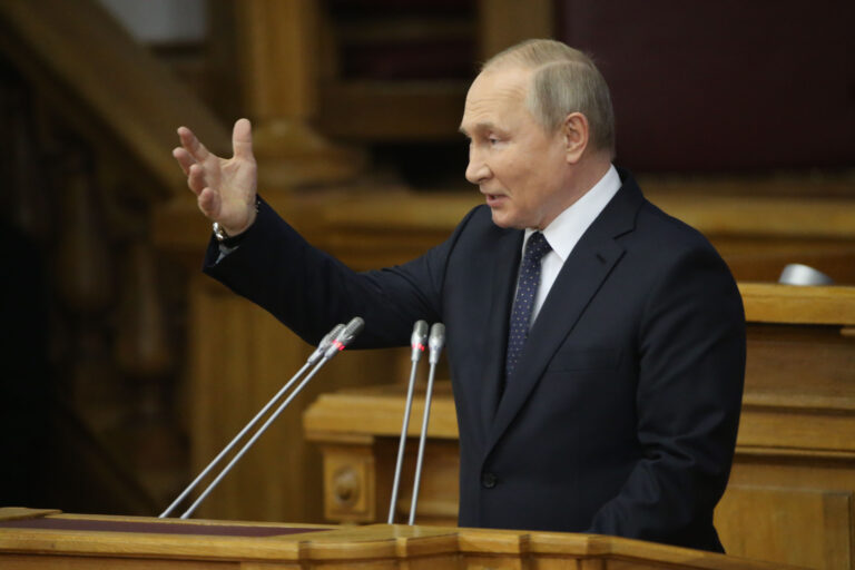 Rusia asegura que está redirigiendo su comercio desde occidente hacia socios internacionales 