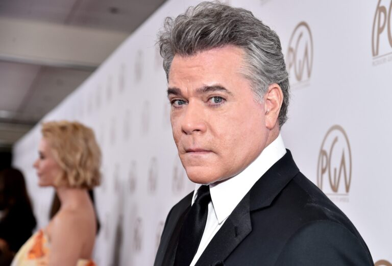 Los paramédicos intentaron reanimar cuatro veces a Ray Liotta