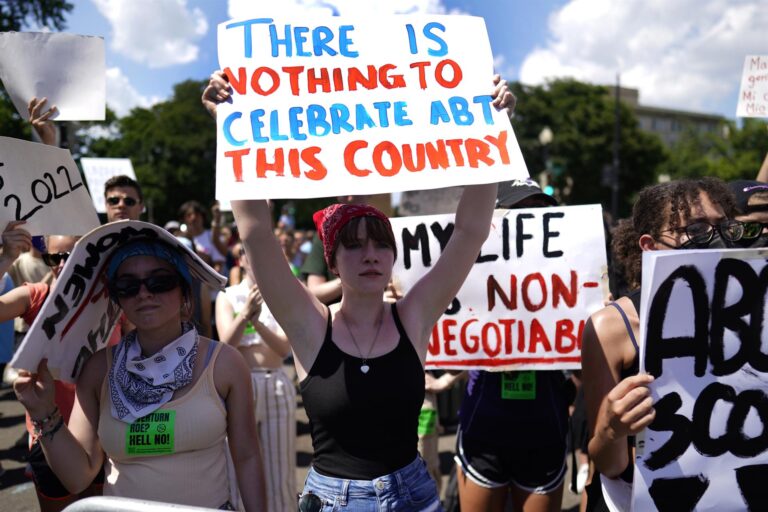 EE.UU: Cientos de manifestantes se reunieron ante el Tribunal Supremo para exigir aborto libre