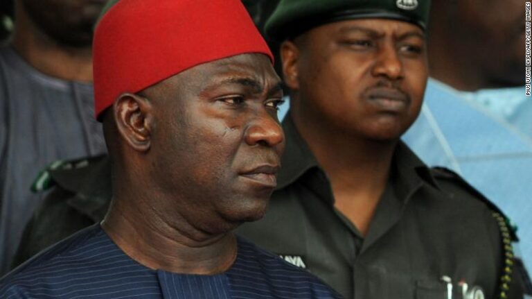 Senador nigeriano es acusado de conspirar para llevar a un niño al Reino Unido para extraer órganos