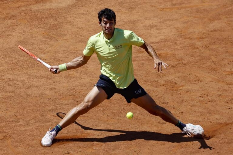 Garin ganó en Inglaterra y avanzó a segunda ronda de Wimbledon