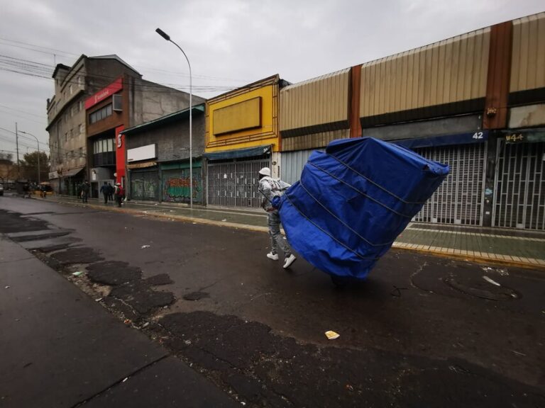 Alcalde de Maipú anuncia ordenanza para limitar el comercio ambulante en la comuna