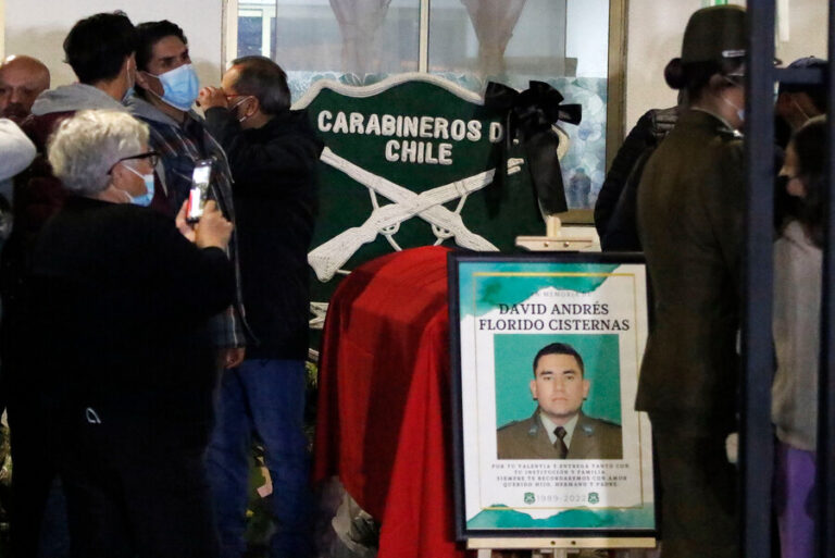Este lunes se realizó el funeral del carabinero David Florido, asesinado en Pedro Aguirre Cerda
