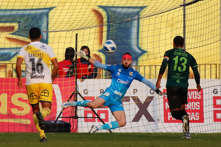 Magallanes sigue imparable: Venció 2-1 a Everton y sigue avanzando en Copa Chile