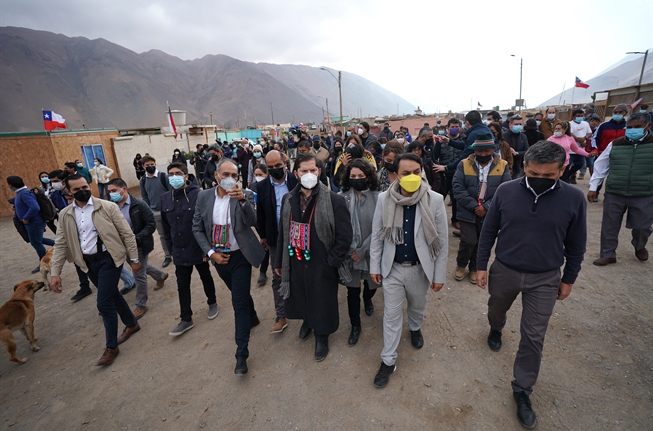 Gobierno entrega inmuebles fiscales a comuna de Camarones para crear servicios básicos y proteger el patrimonio