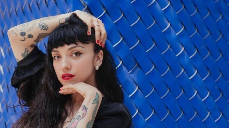 Chilena y mexicana: Mon Laferte anunció su doble nacionalidad que celebrará con nueva gira