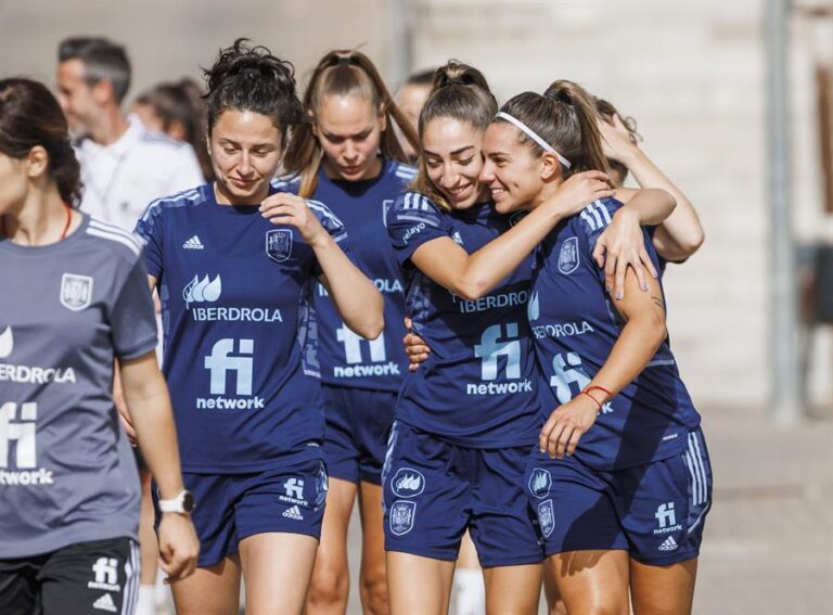 Pero no cobrarán lo mismo: Federación de Fútbol de España igualó los premios de la selección femenina y masculina