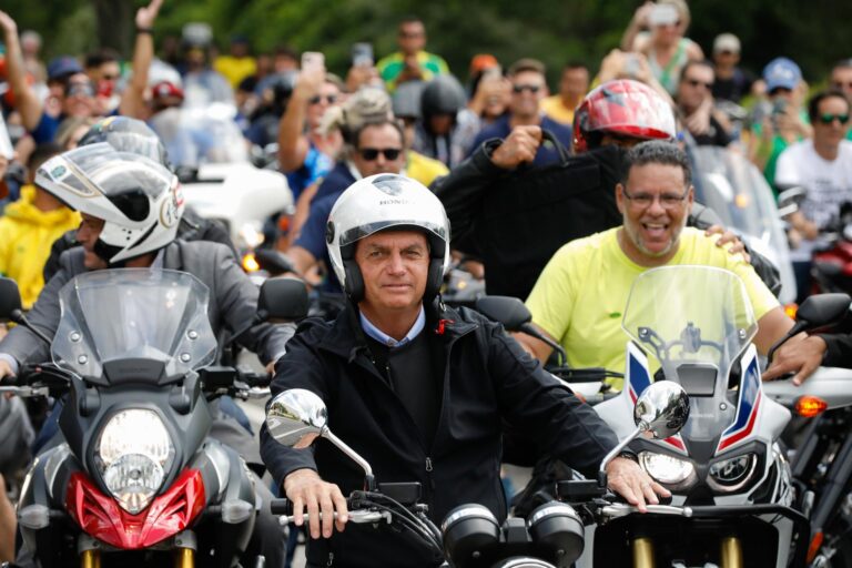 Jair Bolsonaro encabezó caravana de motociclistas para inaugurar consulado en Orlando