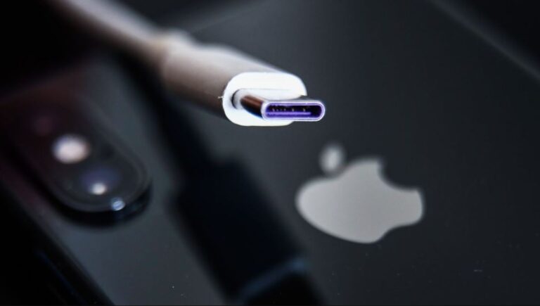 Unión Europea aprueba el puerto USB-C como conector único en celulares: Apple deberá decir adiós al Lightning