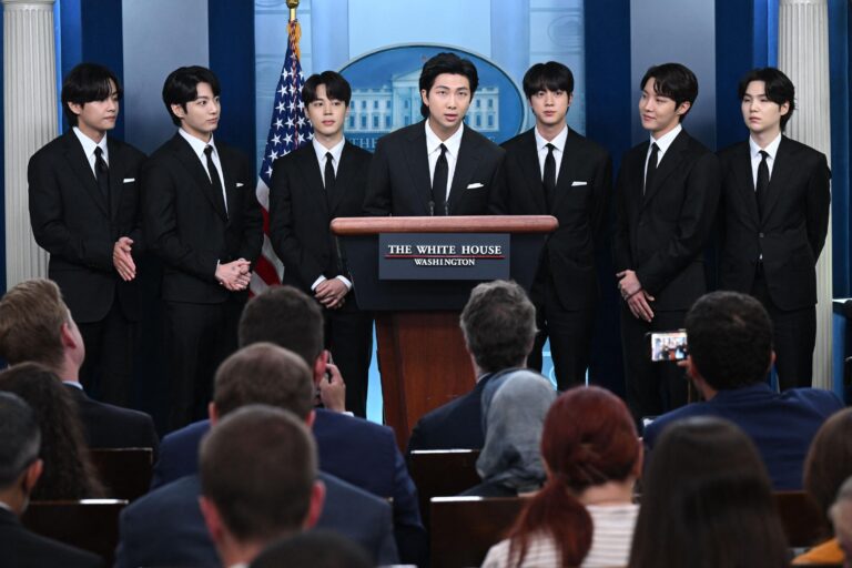 BTS visitó la Casa Blanca para discutir los crímenes de odio contra los asiáticos: 
