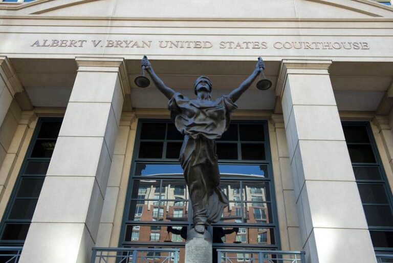 Mujer que lideró un batallón femenino de ISIS se declaró culpable en un tribunal de Estados Unidos