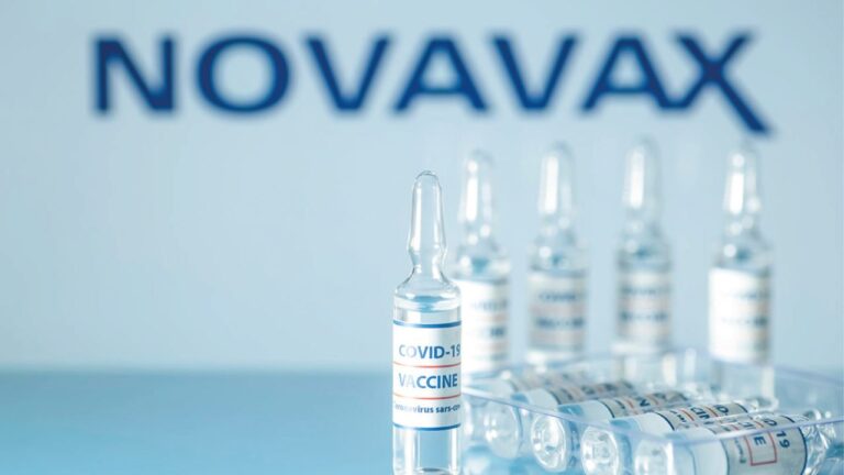 Asesores de la FDA apoyan la autorización de la vacuna  Novavax contra el COVID-19