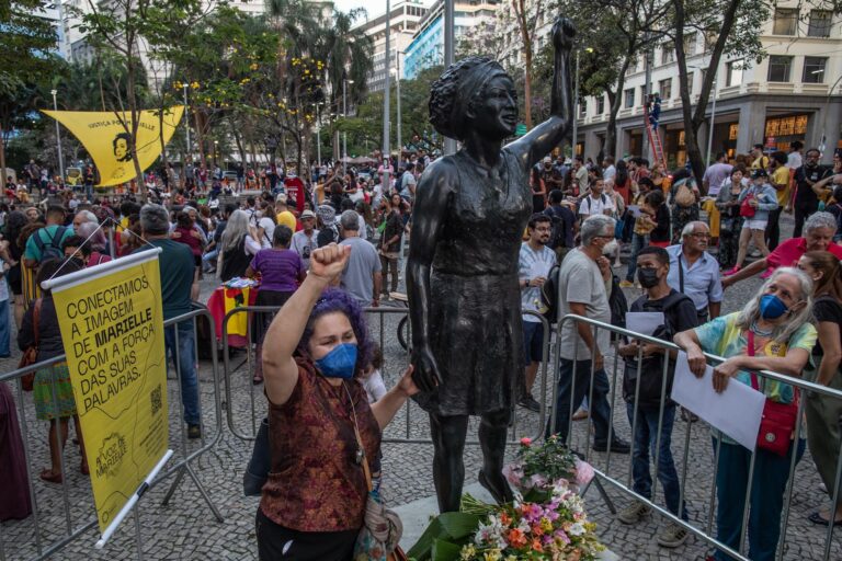 Brasil: Inauguran una estatua de la activista y concejala asesinada, Marielle Franco