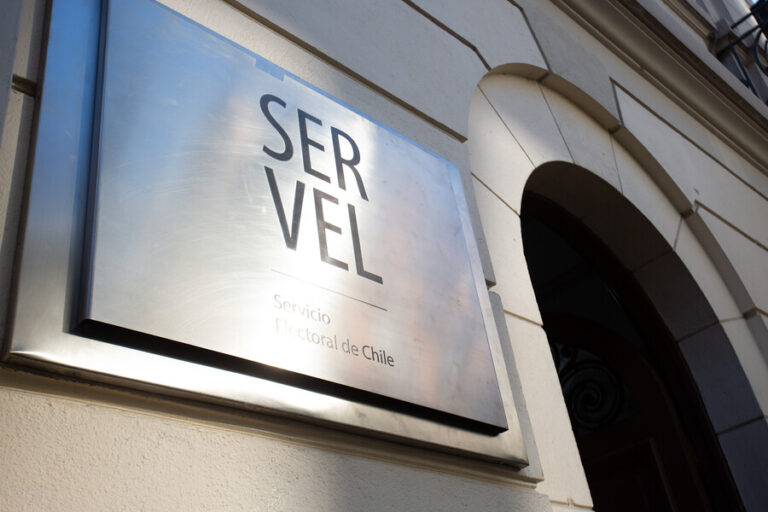 Estas son las normas, instrucciones y protocolos sanitarios dictados por el Servel para el plebiscito de salida