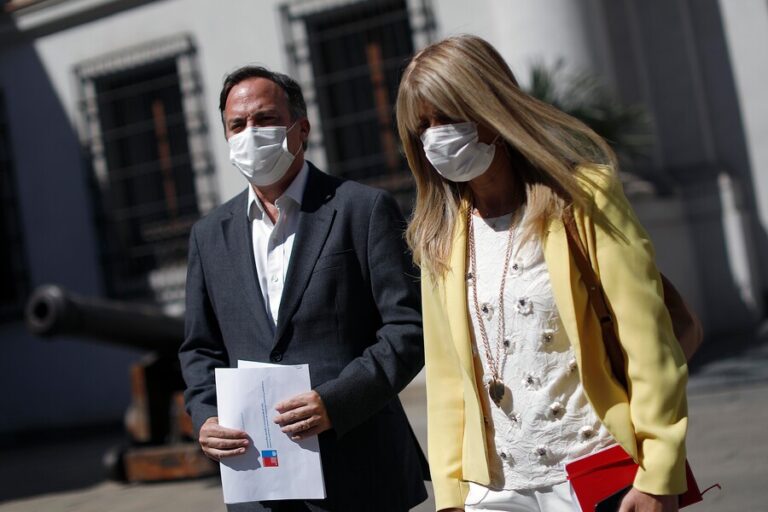 Senadores Rincón y Walker presentarán proyecto de reforma para convocar a un nuevo plebiscito si gana el Rechazo