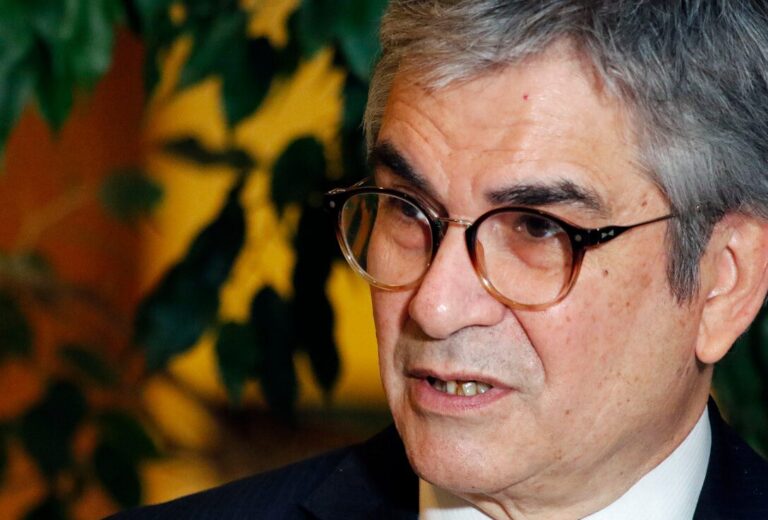 Marcel por alza del dólar: 