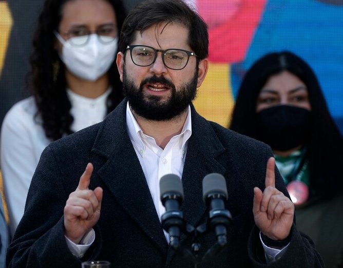 Presidente Boric anuncia el fin del copago institucional de beneficiarios de Fonasa