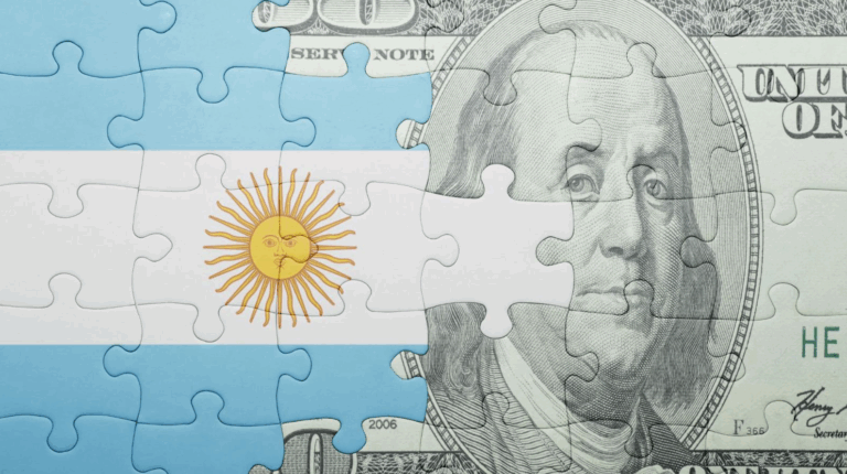 Dólar da un respiro en Argentina ante la expectativa de reunión con el FMI