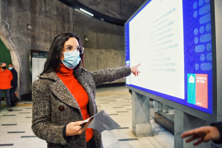 Ministra Vallejo inauguró despliegue audiovisual de la campaña 