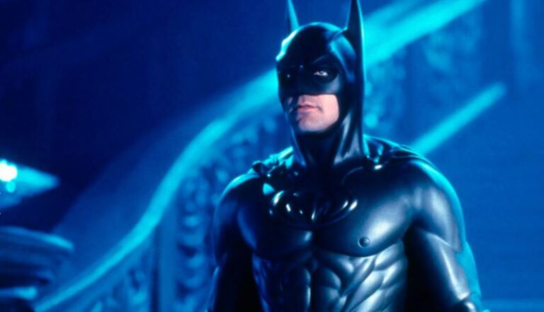 Subastan el infame disfraz de 