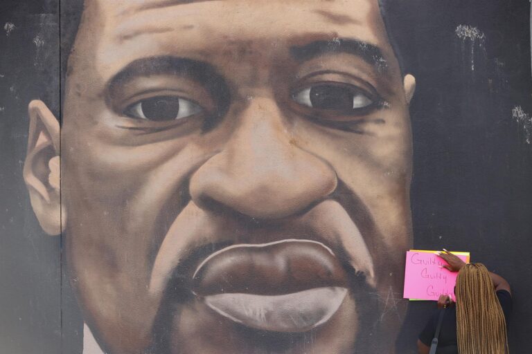 Ex policía que mató a George Floyd es sentenciado a otros 21 años de cárcel