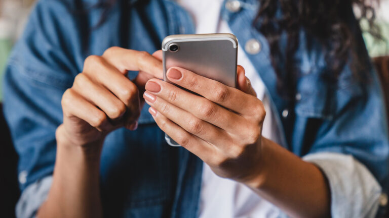 Apple lanza un modo “lockdown” para proteger a los usuarios de los ciberataques con software espía