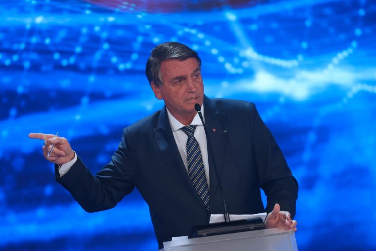 Debate presidencial en Brasil: Bolsonaro dice que el pdte. Boric 