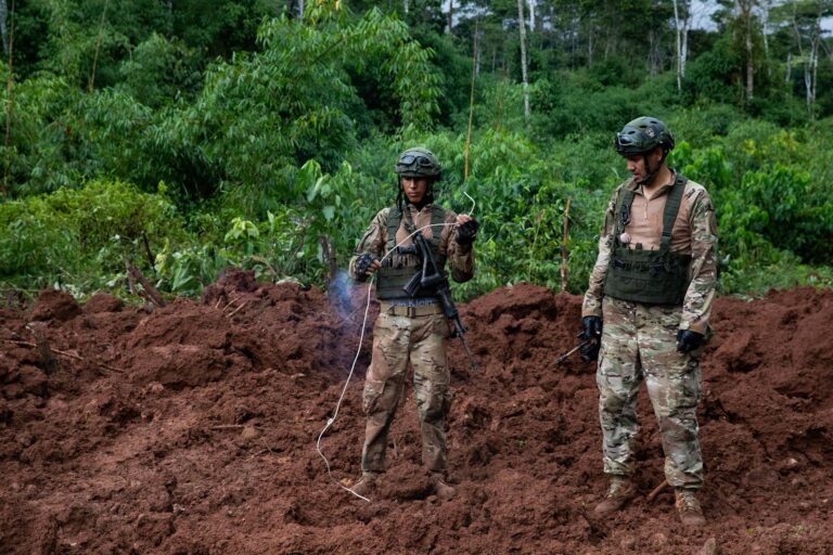 Perú: Fuerzas Armadas dejaron 