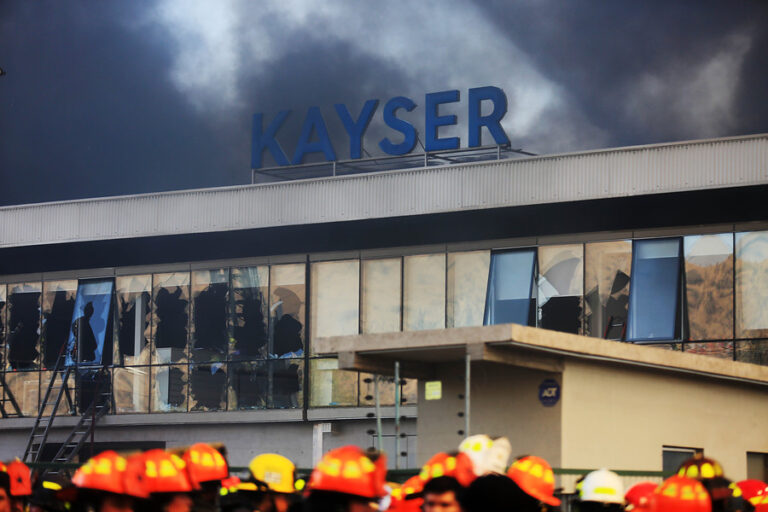 Cámara crea comisión investigadora por incendio y muertes en Kayser durante el estallido social