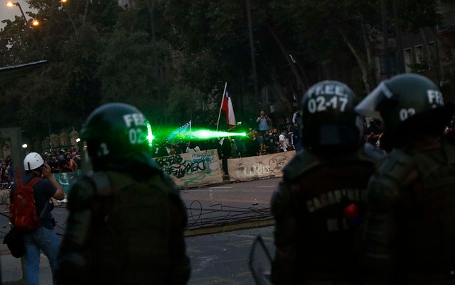Juzgado ordenó detención de carabinero tras ausentarse a 2 audiencias sobre apremios ilegítimos durante estallido social