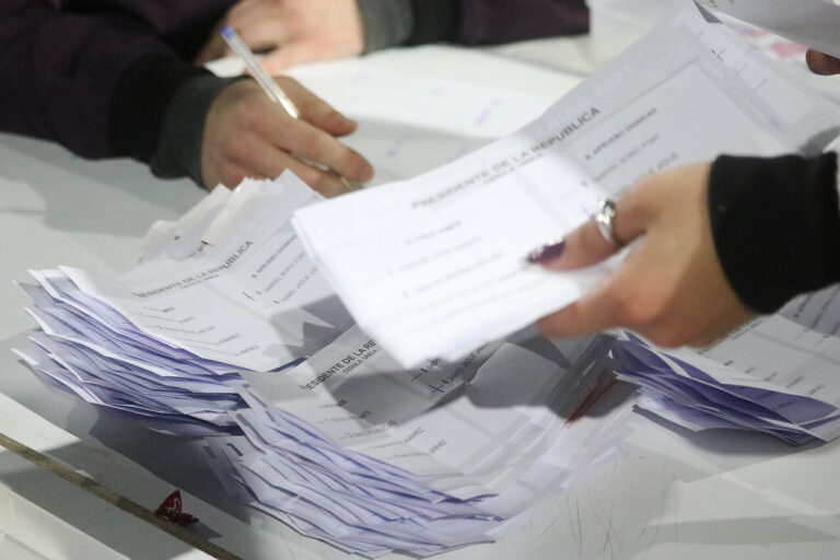 De cara al plebiscito de salida: Todo lo que debes saber si quieres ser apoderado de mesa