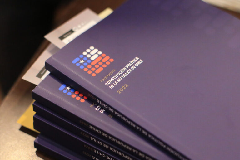 Encuesta Criteria: La percepción de que ganará el Rechazo disminuyó de un 40% a un 36%