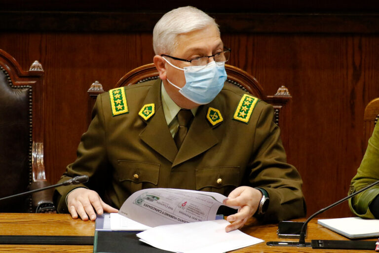 Estallido social: Fiscalía citó a declarar al general director de Carabineros como imputado en caso sobre DD.HH.