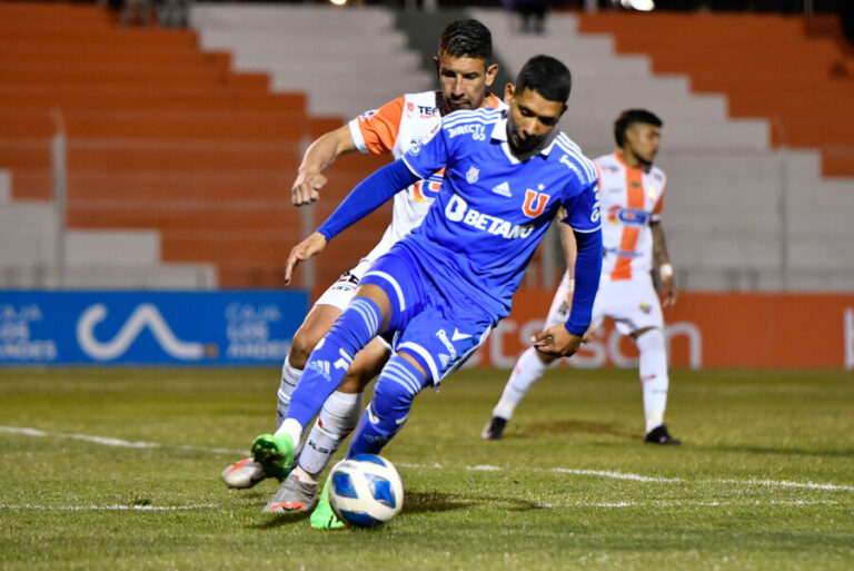 Cobresal y Universidad de Chile no se sacaron ventaja en la ida y definirán la llave de Copa Chile en Valparaíso