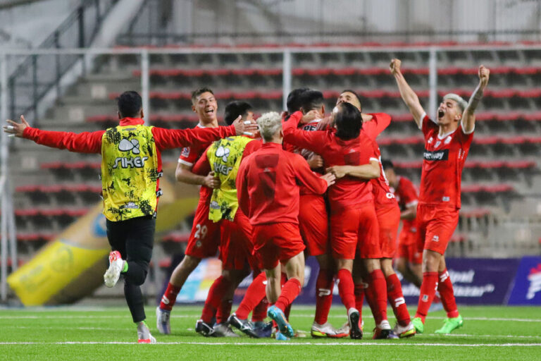 Colo Colo sufrió con la 