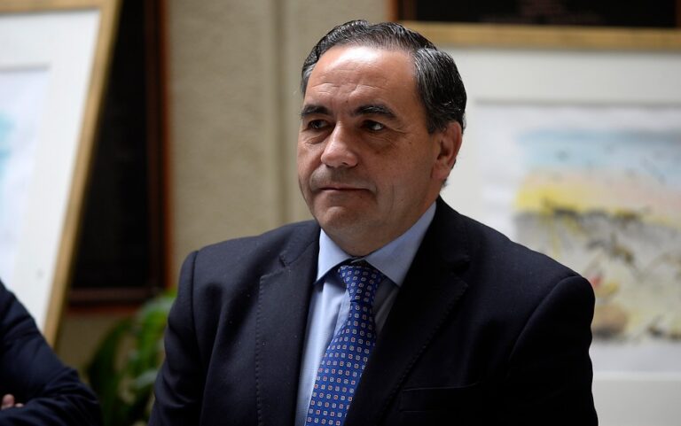 Senador Espinoza e indefinición del PS: 