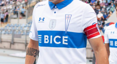Universidad Católica criticó el uso de su camiseta en la franja del Rechazo