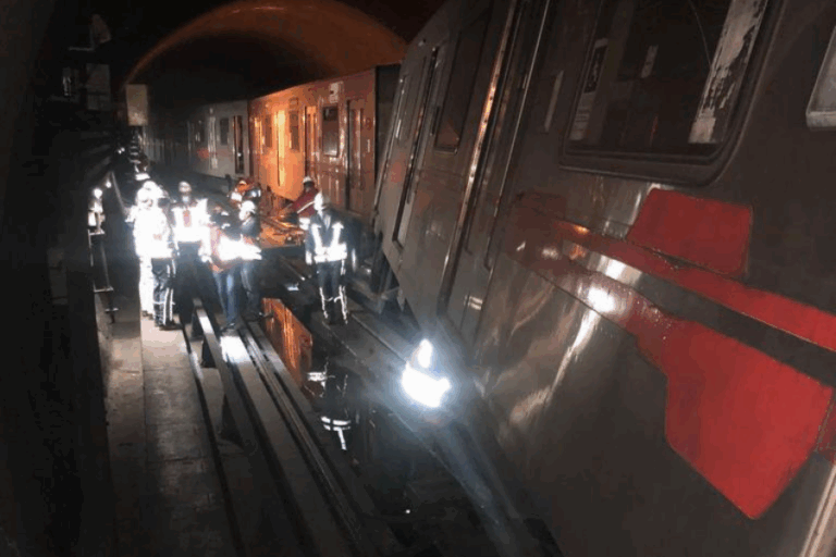 Así quedó el tren afectado: Metro se salió de la vía en plena maniobra de estacionamiento
