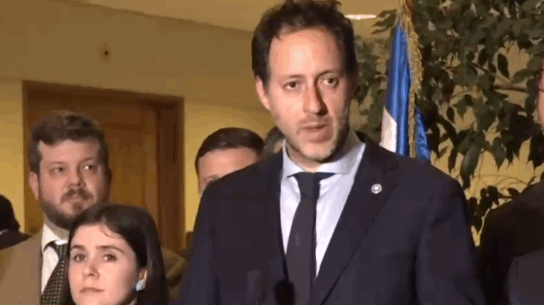 Tras agresiones físicas: Partido Republicano anuncia expulsión de Gonzalo de la Carrera de su bancada en la Cámara