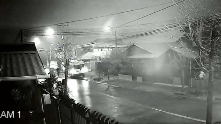 Asaltan furgón escolar en Puente Alto: Encañonaron a la conductora y robaron la lonchera de una niña